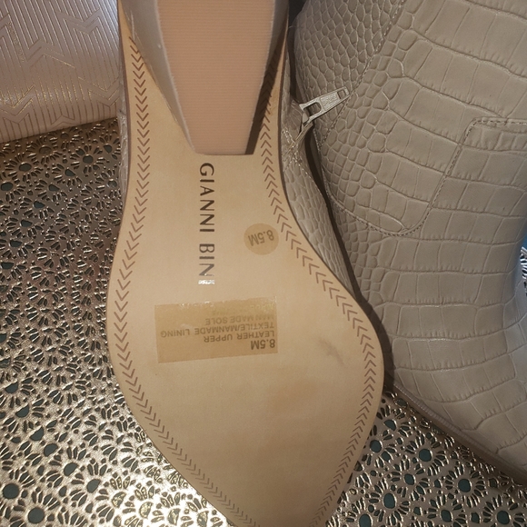Gianni Bini Crop Leather Booties - Picture 15 of 15